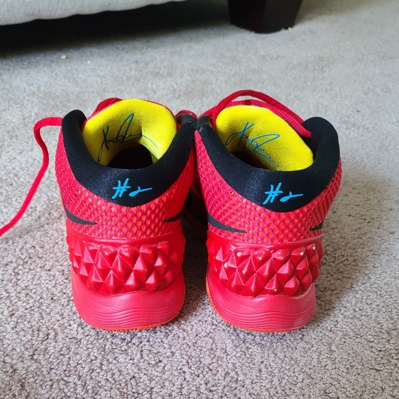 Nike Kyrie 1 Deceptive Red Basketball Sneakers - Picture 6 of 9